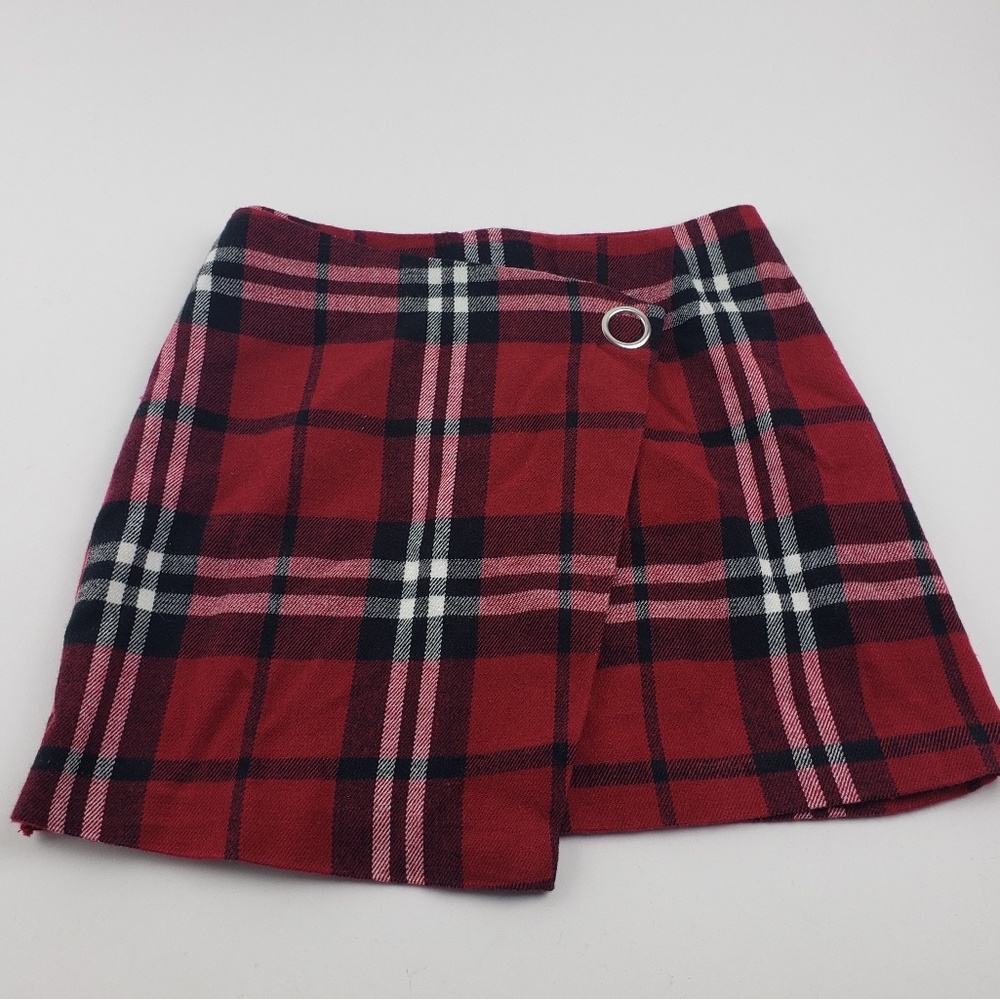 A symmetrical plaid miniskirt